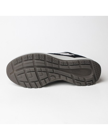 Negru - Black