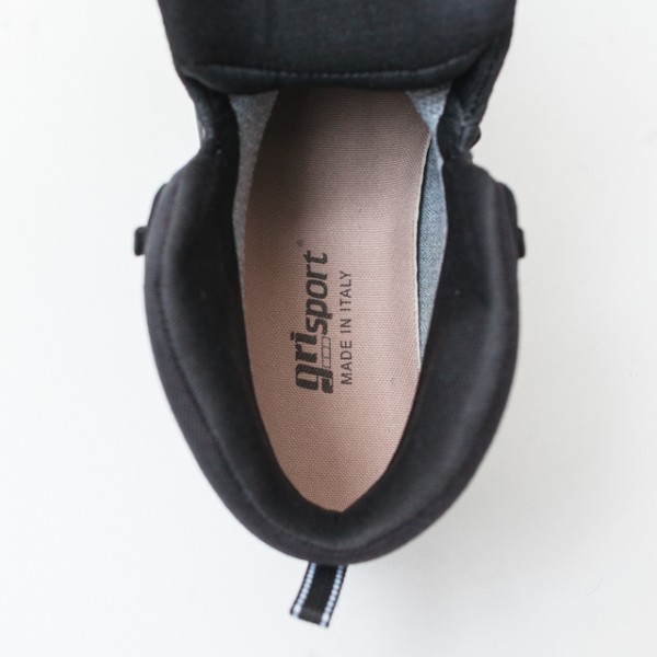 Negru - Black