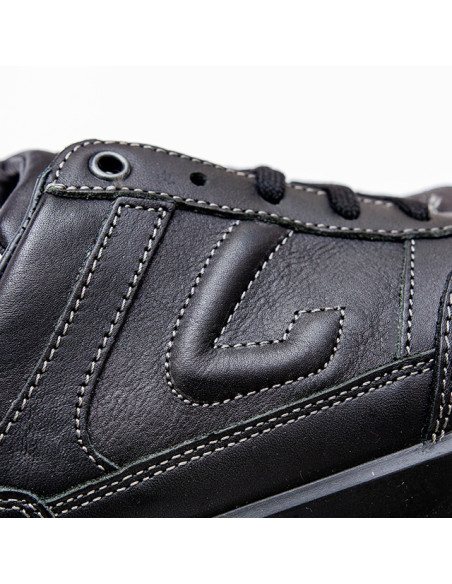 Negru - Black