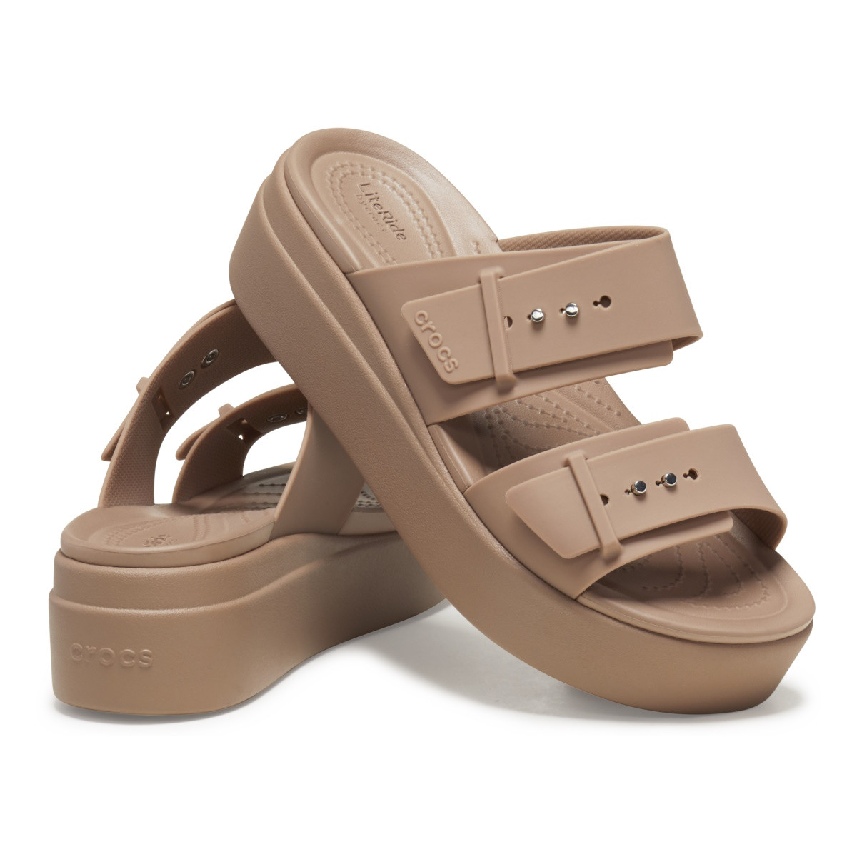 Sandale Crocs Women’s Brooklyn Low Wedge Sandal Maro - Latte - 3 | YEO