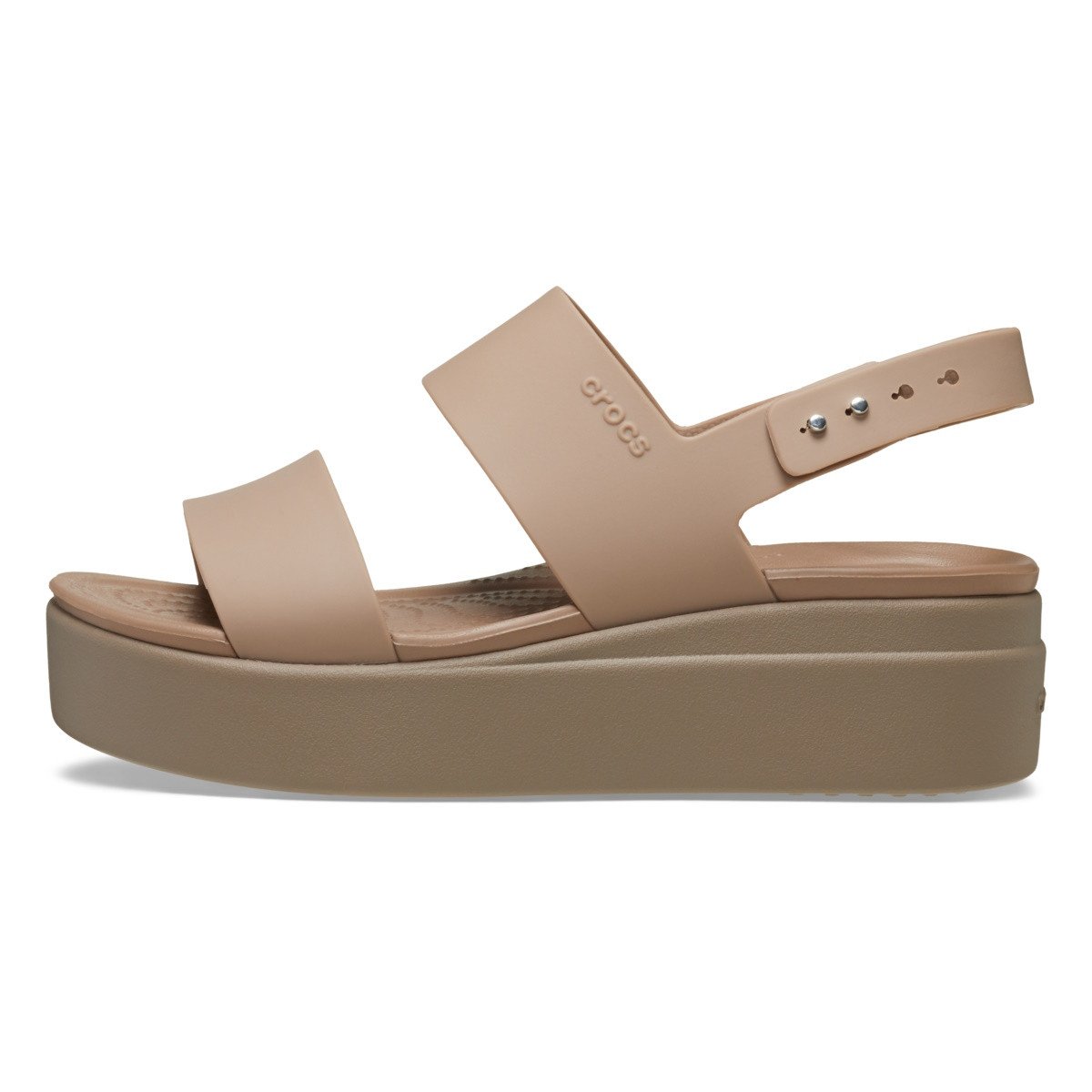 Sandale Crocs Brooklyn Low Wedge Maro - Latte/Mushroom - 2 | YEO