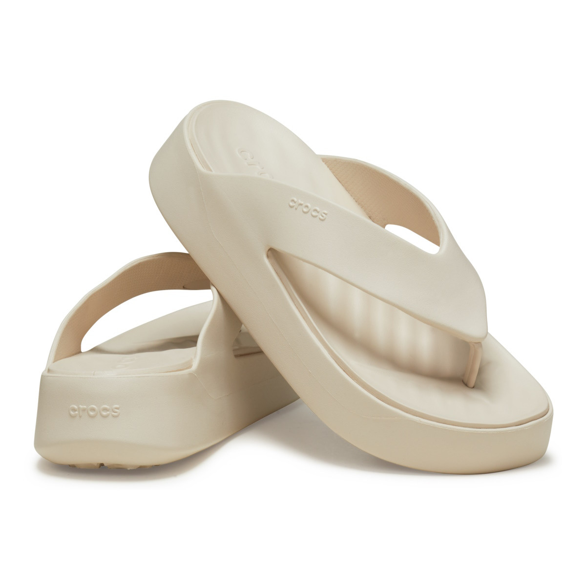 Slapi Crocs Getaway Platform Flip Bej - Stucco - 3 | YEO