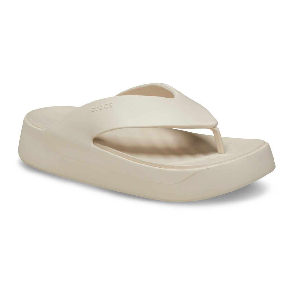 Slapi Crocs Getaway Platform Flip Bej - Stucco - 1 | YEO