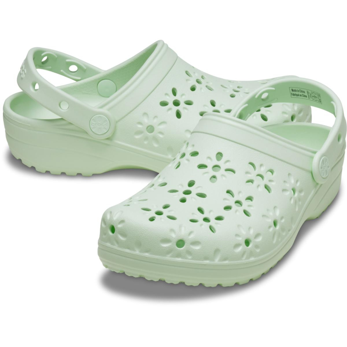Saboti Crocs Classic Floral Cut-Out Clog Verde - Jade Tint - 3 | YEO