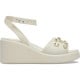 Sandale Crocs Brooklyn Gems Ankle Strap Wedge Culoare Bej - Sandstone