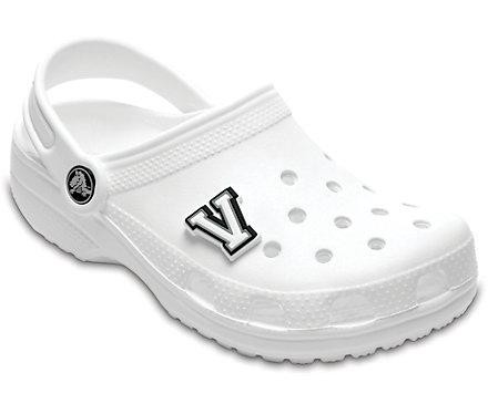 Jibbitz Crocs Letter V - 1 | YEO